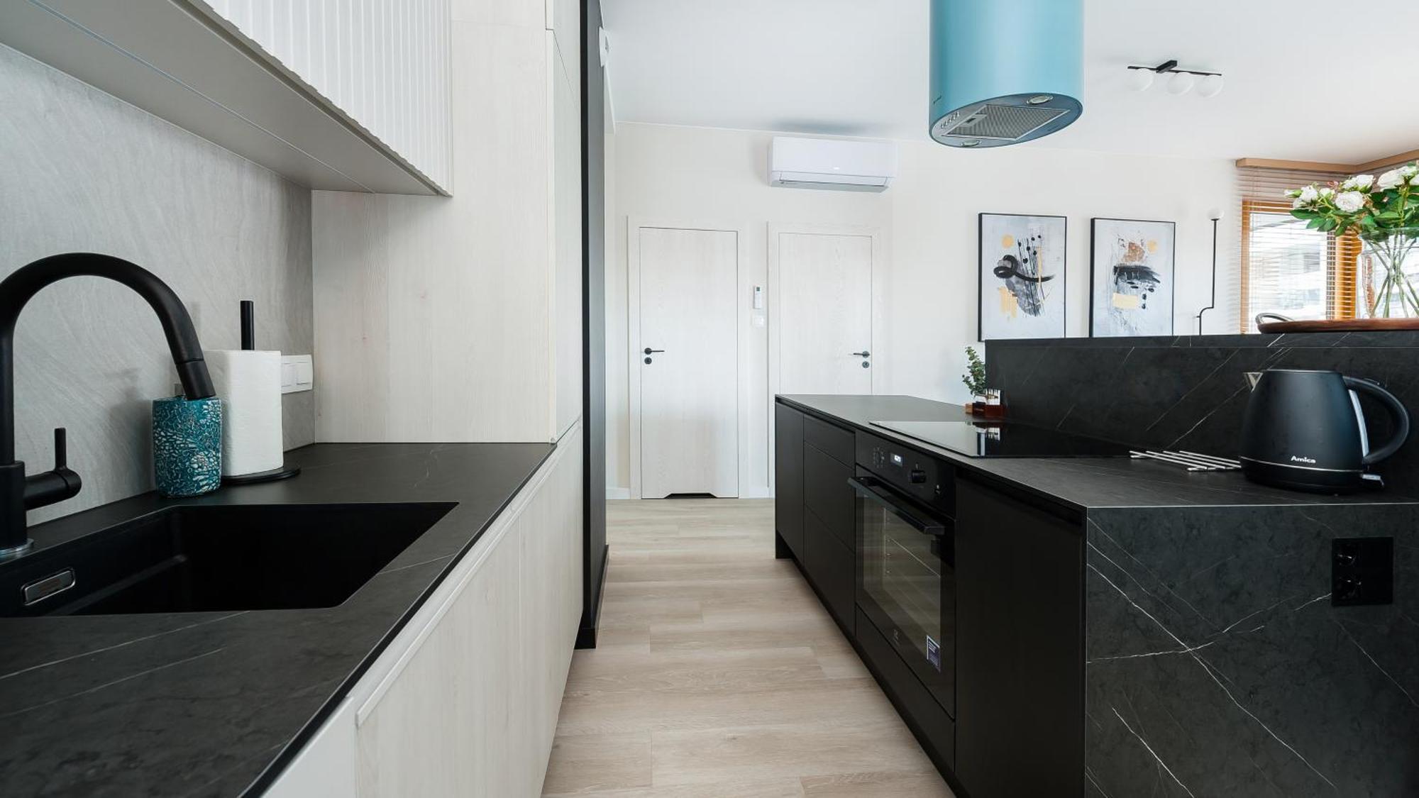 Premium In Novum City Center Near The Train Station By Sun & Snow Красков Екстериор снимка