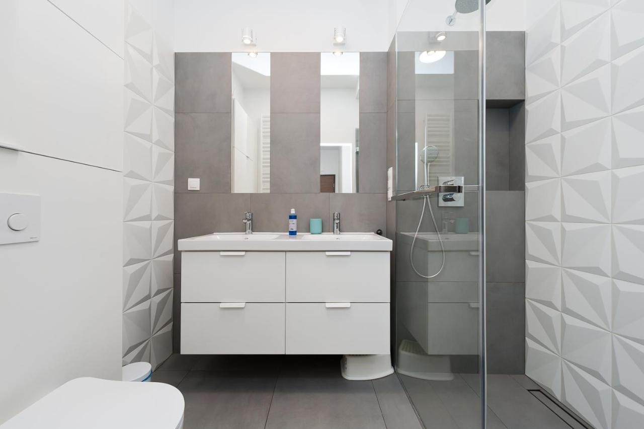 Premium In Novum City Center Near The Train Station By Sun & Snow Красков Екстериор снимка