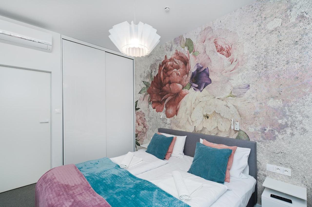 Premium In Novum City Center Near The Train Station By Sun & Snow Красков Екстериор снимка